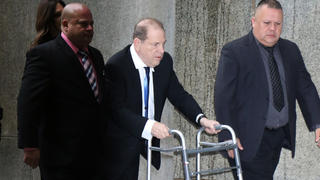 Entertainment Bilder des Tages NEW YORK, NY- December 11: Harvey Weinstein arrives to the Supreme Court in New York City on December 11, 2019. PUBLICATIONxINxGERxSUIxAUTxONLY Copyright: xRWx