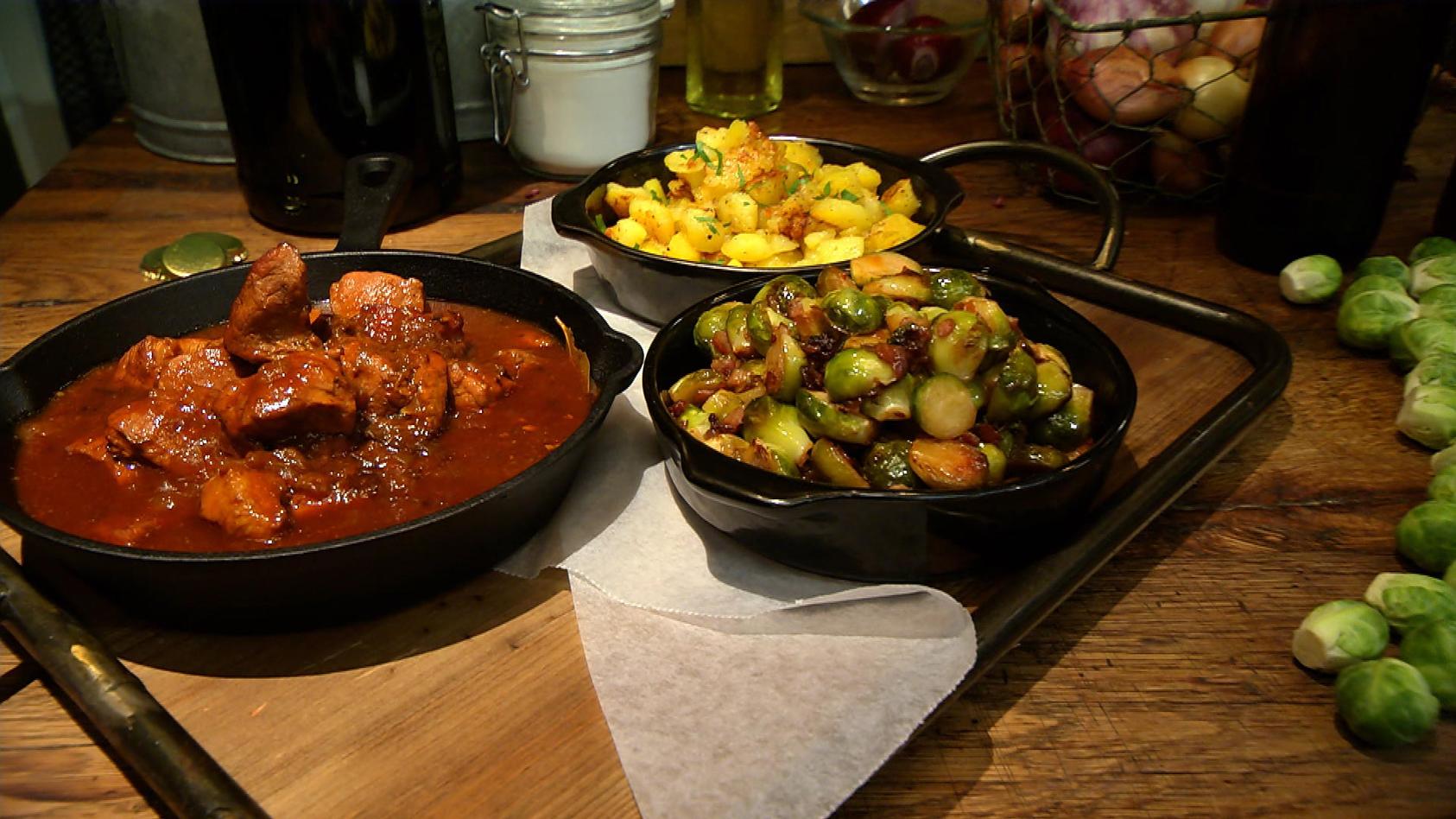 Biergulasch mit Backpflaumen: die Hauptspeise von Ronny Loll und Ludwig Heer
