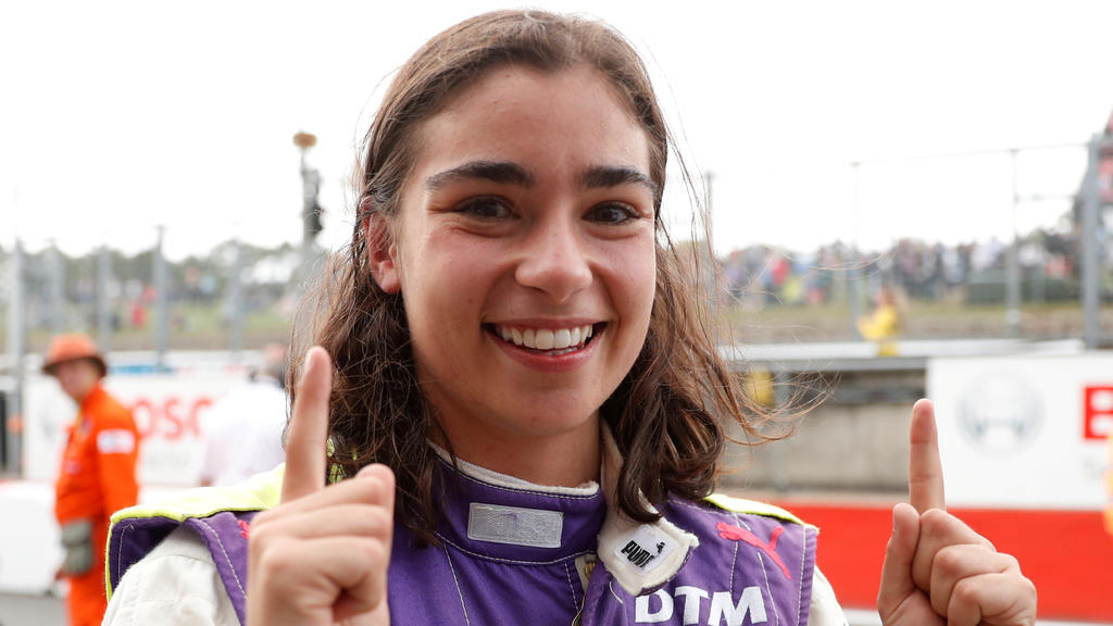 FILE PHOTO: Motorsports - W Series - Brands Hatch - Brands Hatch, West Kingsdown, Britain - August 11, 2019   Jamie Chadwick of Great Britain celebrates winning the W Series championship   REUTERS/Matthew Childs - RC1154D86CD0/File Photo