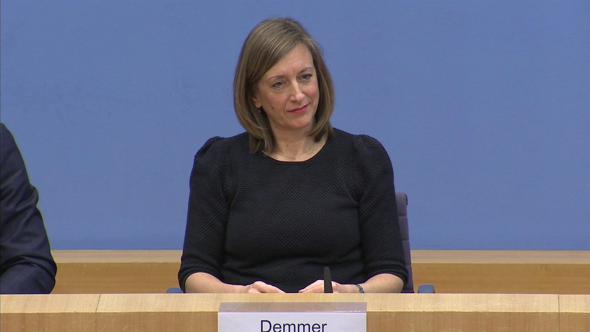 Ulrike Demmer bei der Bundespressekonferenz am 03.01.2020