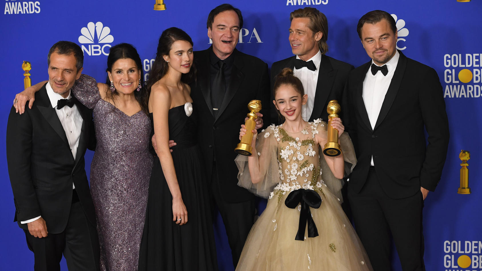 David Heyman, Shannon McIntosh, Margaret Qualley, Quentin Tarantino, Brad Pitt, Julia Butters und Leonardo DiCaprio Backstage bei den Golden Globes 2020.