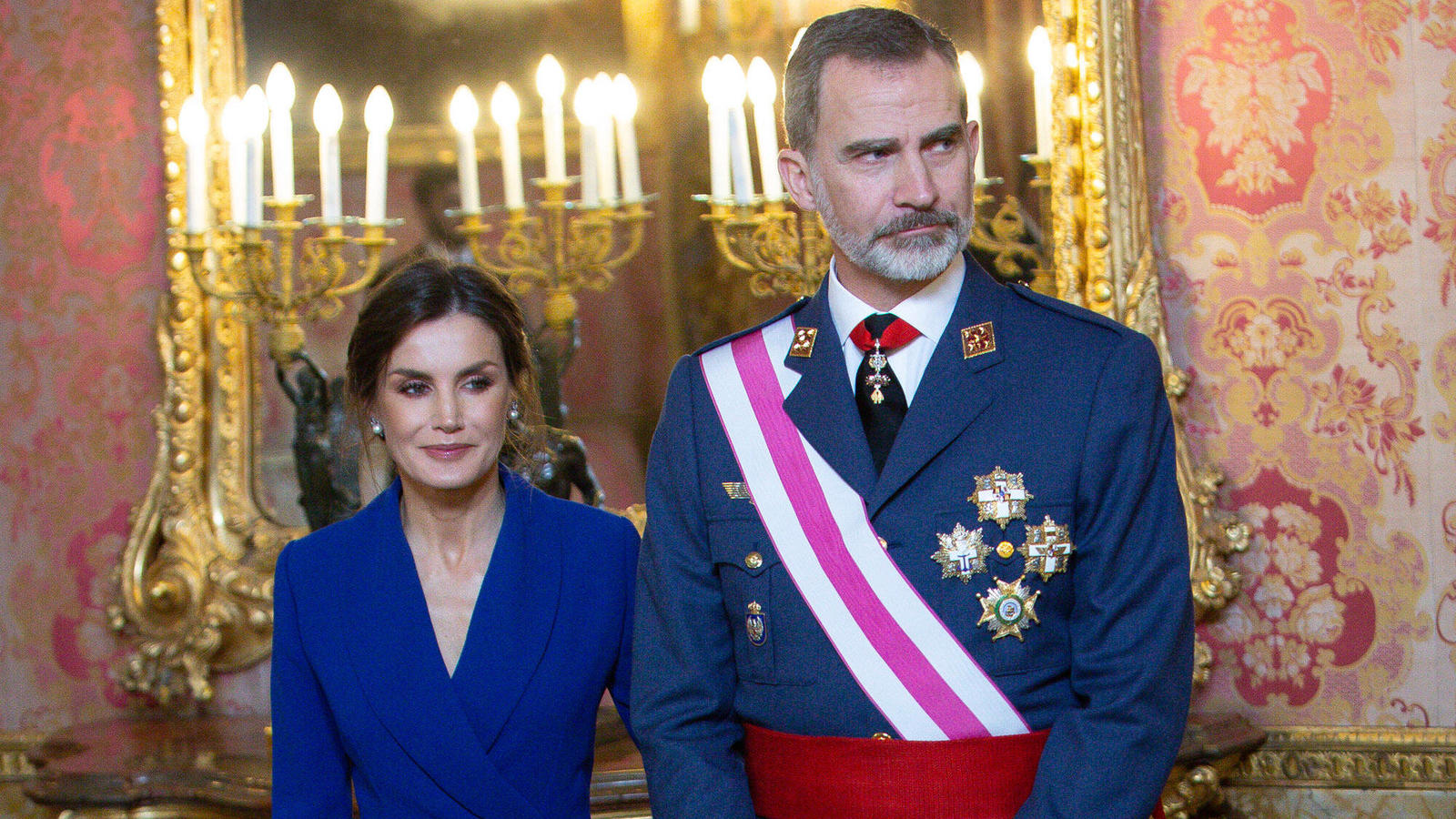 König Felipe VI und Königin Letizia von Spanien bei der Militärparade 2020