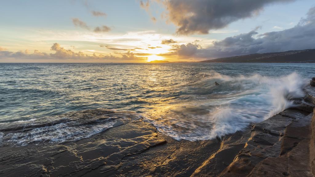 USA, Hawaii, Oahu, China Wall at sunset PUBLICATIONxINxGERxSUIxAUTxHUNxONLY FOF10272