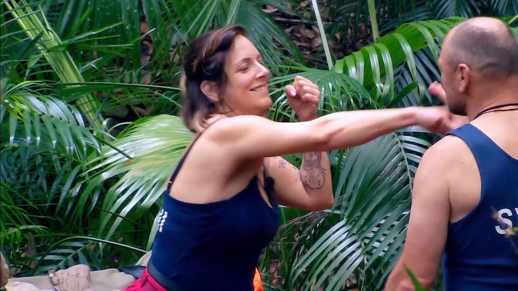 Aggressionstraining im Camp: Danni Büchner schlägt um sich!