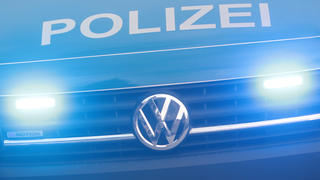  Einsatzwagen der Polizei bei einem Einsatz in der Innenstadt München, Bayern, Deutschland *** Police car during an operation in the city of Munich, Bavaria, Germany