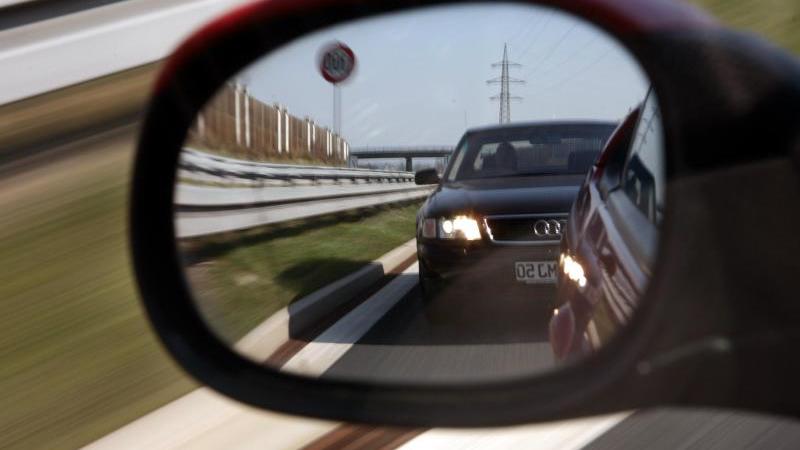 Drängler auf der Autobahn.