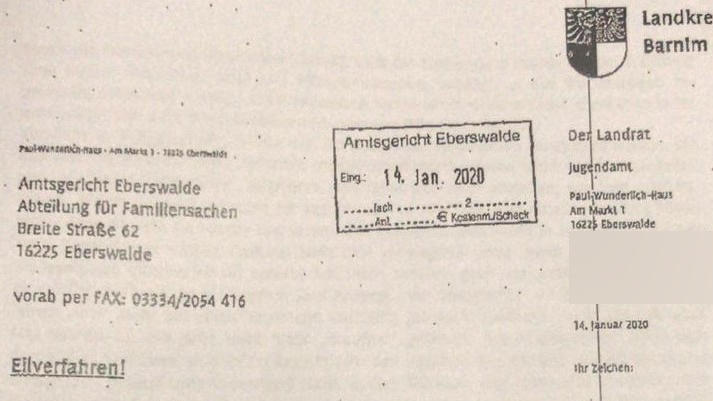 In diesem Schreiben berichtet das Jugendamt über das Familienleben.