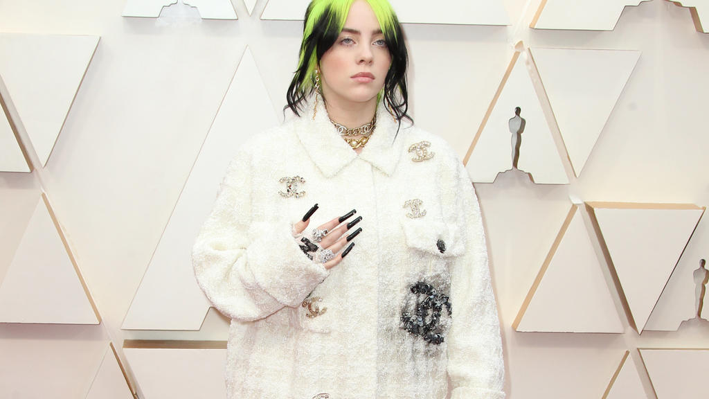 Celebrities arrive at the red carpet for the 2020 Oscars.Pictured: Billie EilishRef: SPL5147457 090220 NON-EXCLUSIVEPicture by: SplashNews.comSplash News and PicturesLos Angeles: 310-821-2666New York: 212-619-2666London: +44 (0)20 7644 7656Berlin: +4