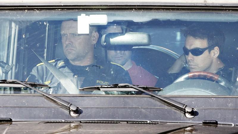 Anders Behring Breivik auf dem Weg zur Polizei