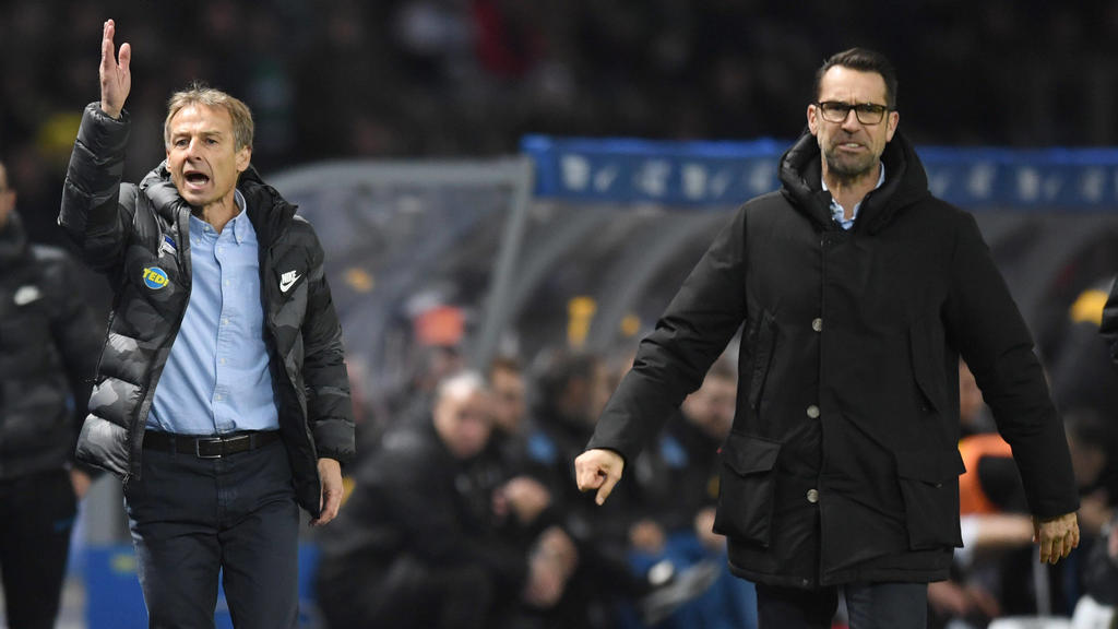 Fussball, Herren, 1. Bundesliga, Saison 2019/20, 17. Spieltag, Hertha BSC - Borussia Mönchengladbach, v. l. Manager Michael Preetz Hertha BSC, Trainer Jürgen Klinsmann Hertha BSC, 21.12. 2019, *** Football, men, 1 Bundesliga, season 2019 20, 17 matc
