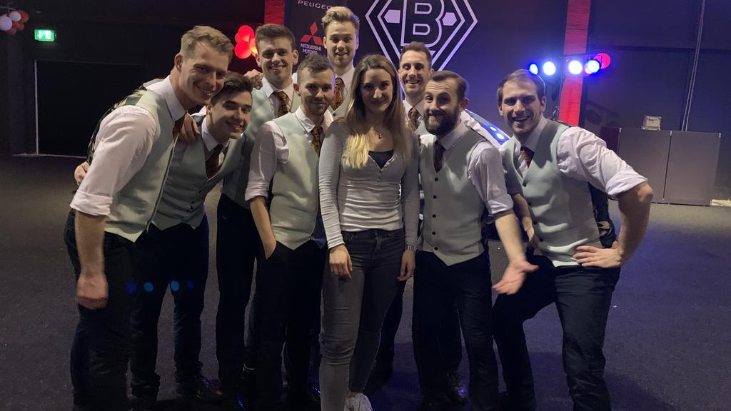 Reporterin Daria Bücheler mit dem "Gentlemen Ensemble".