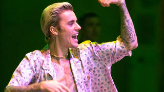 Justin Bieber shows off his body and his tattoos on a video shoot in Miami with J Balvin. Justin has been keeping fit with a hockey based fitness plan and showed off the results as he greeted Balvin as he walked onto set late Thursday night. There duo where filming the video for the song La Bomba.Pictured: Justin BieberRef: SPL5152532 280220 NON-EXCLUSIVEPicture by: SplashNews.comSplash News and PicturesLos Angeles: 310-821-2666New York: 212-619-2666London: +44 (0)20 7644 7656Berlin: +49 175 3764 166photodesk@splashnews.comWorld Rights, 
