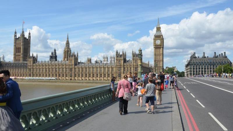 Hallo, Big Ben! Großbritannien und seine Hauptstadt London locken Touristen an, daran ändert auch der Brexit nichts. Foto: Andreas Heimann/dpa-tmn