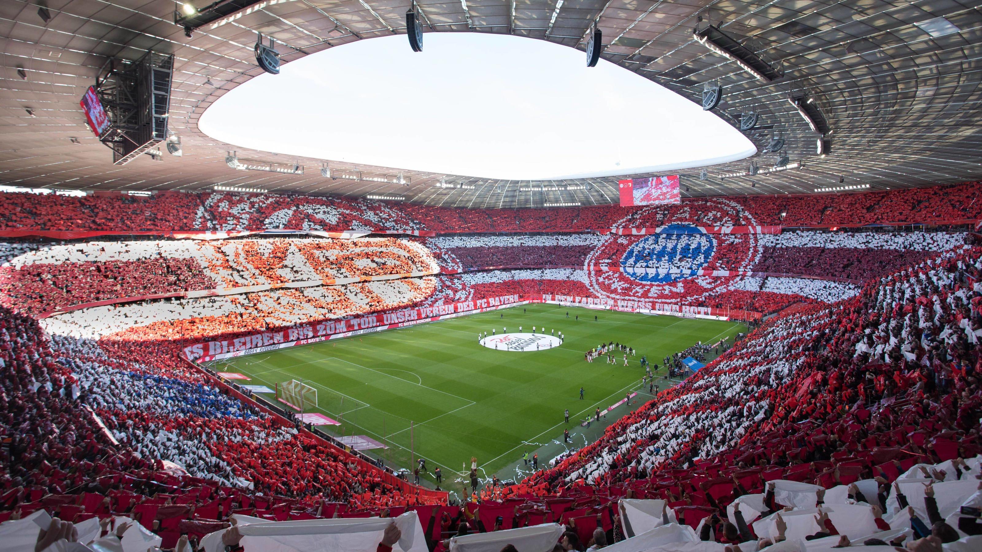 Fans FC Bayern Muenchen mit Choreogrphie 120Jafre, FC Bayern Muenchen vs. FC Augsburg, 1.Bundesliga, 08.03.2020, DFB regulations prohibit any use of photographs as image sequences and/or quasi-video Muenchen Bayern Deutschland *** Fans FC Bayern Muen