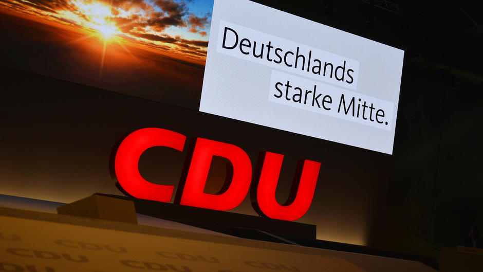 Wegen Coronavirus: CDU verschiebt Parteitag - Laschet ...