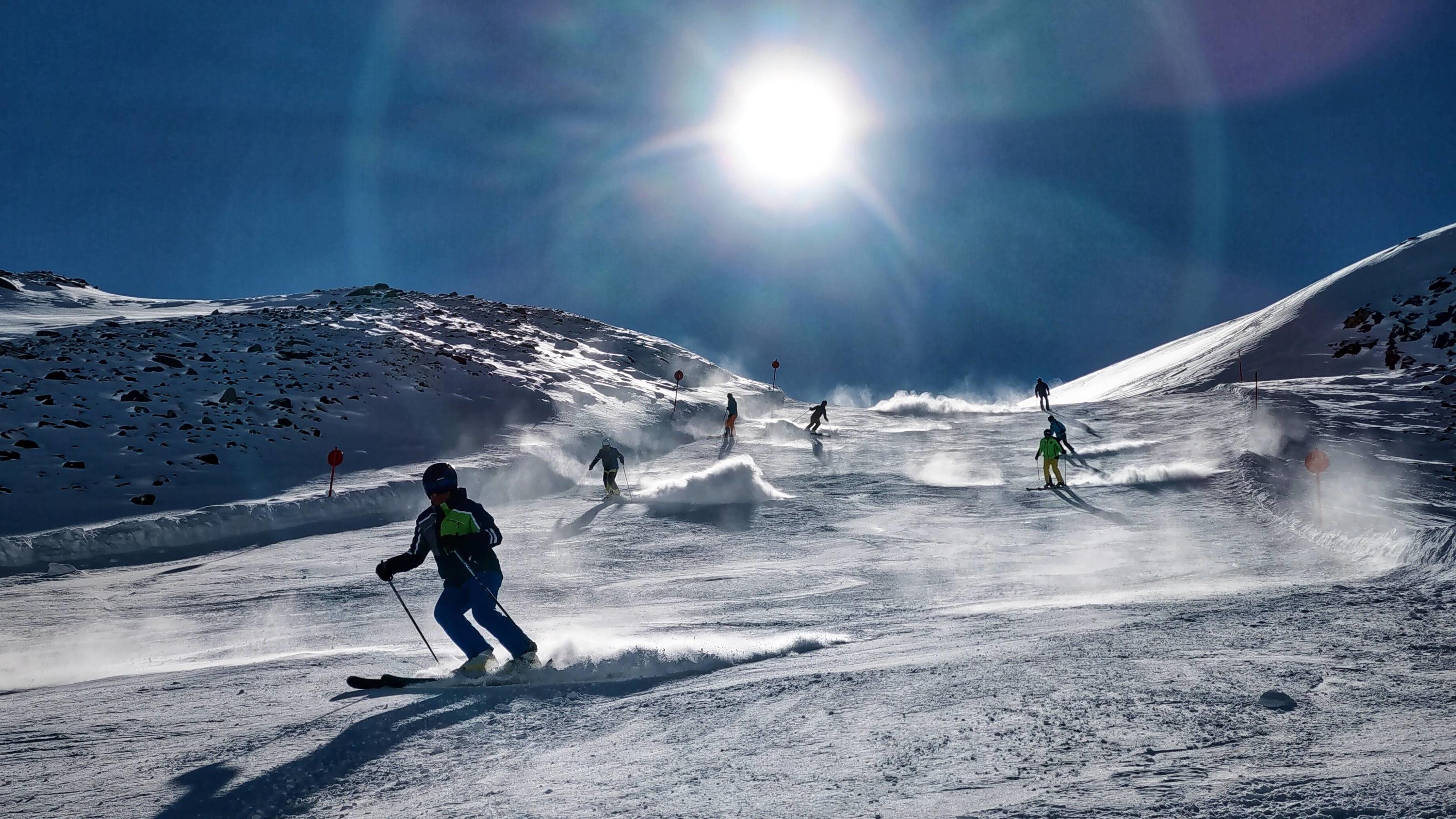 March 8, 2020, Neustift Stubaital, Tirol, Austria: Skiers and snowboarders enjoy a sunny Sunday atop the Stubai Glacier in Austria. Neustift Stubaital Austria - ZUMAb160 20200308zbpb160002 Copyright: xSachellexBabbarx