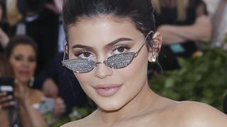 Kylie Jenner arrives on the red carpet at The Metropolitan Museum of Art s Costume Institute Benefit Heavenly Bodies: Fashion and the Catholic Imagination at Metropolitan Museum of Art in New York City on May 7, 2018. PUBLICATIONxINxGERxSUIxAUTxHUNxONLY NYP20180507771 JOHNxANGELILLO  