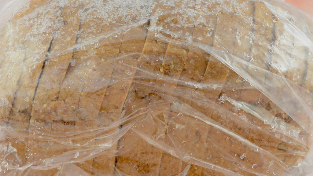 Brot einfrieren geht auch ohne Plastiktüte: mit Jutebeuteln!