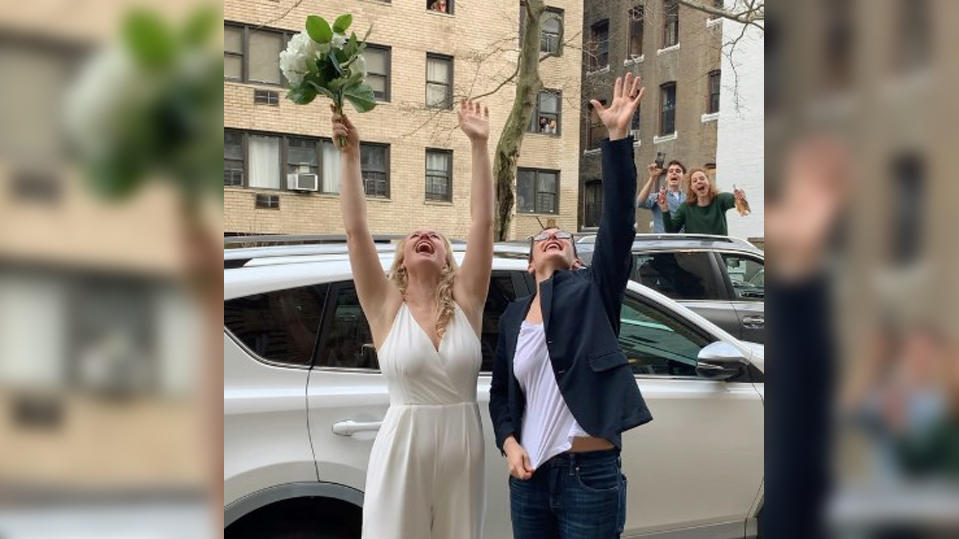 New Yorker Paar Heiratet Einfach Auf Der Strasse