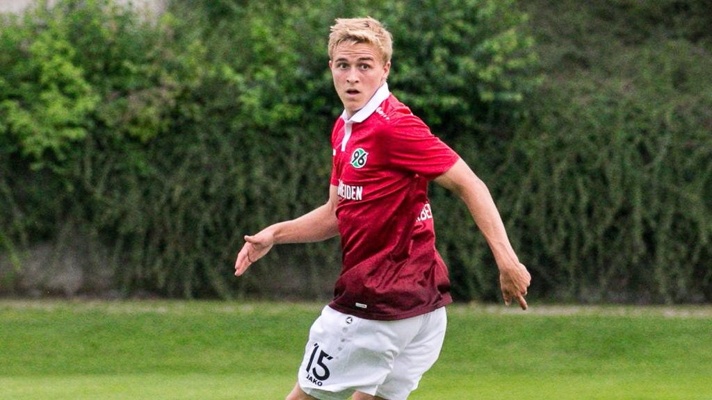 Timo Hübers von Hannover 96 ist nicht mehr an Corona erkrankt