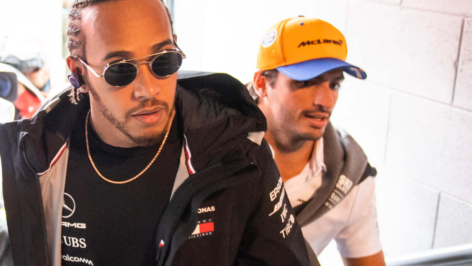 Lewis Hamilton und Carlos Sainz am Rande des Italien-GP 2019