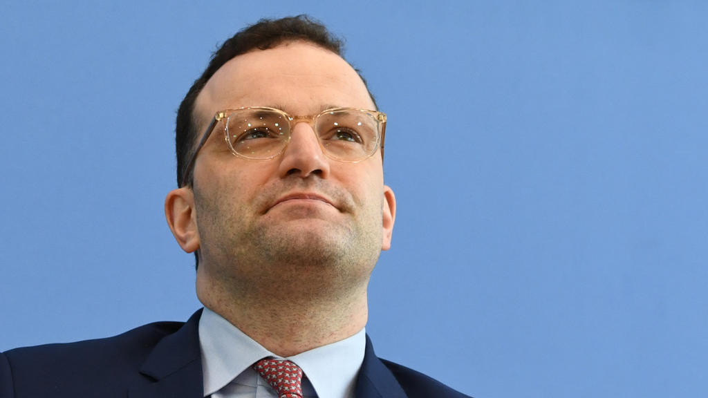 26.03.2020, Berlin: Bundesgesundheitsminister Jens Spahn spricht auf einer Pressekonferenz zum Thema Bekämpfung des Coronavirus. Foto: Annegret Hilse/Reuters-Pool/dpa +++ dpa-Bildfunk +++