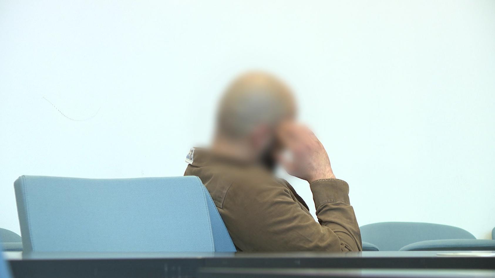 Duisburg: Prozess wegen Betrugsversuchs mit "Max Mustermann"-Kreditkarte
