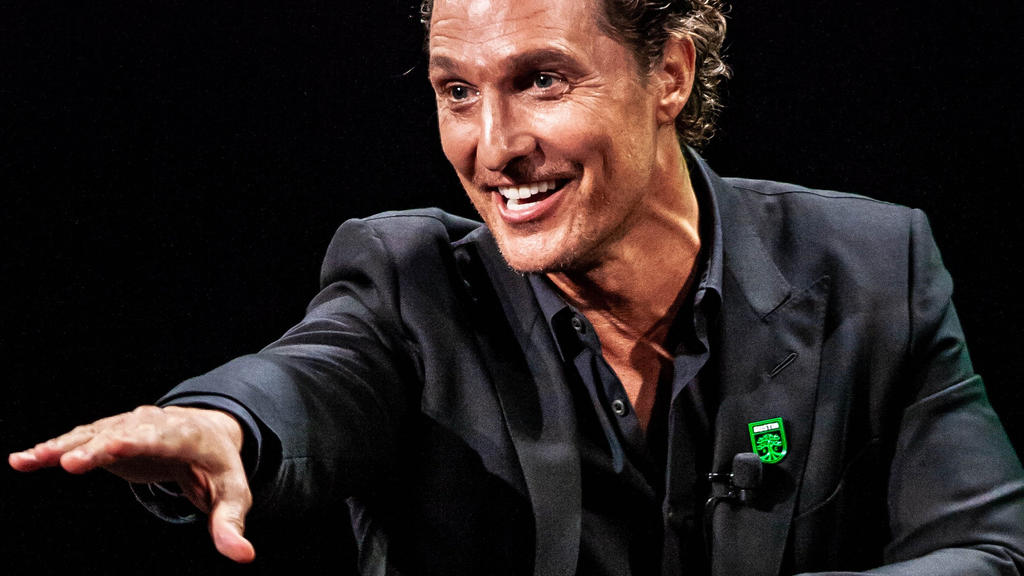 US-Schauspieler Matthew McConaughey spielt mit Altenheimbewohnern virtuelles Bingo