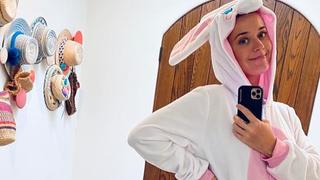 Katy Perry zeigt ihre Babykugel im Bunny-Kostüm