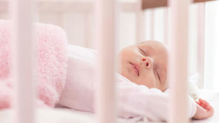 Corona: Baby Beatrice alleine auf der Intensivstation
