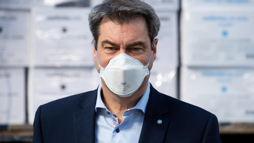 ARCHIV - 08.04.2020, Bayern, München: Markus Söder (CSU), Ministerpräsident von Bayern, nimmt an einem Pressetermin auf dem Werksgelände von BMW teil. Auch wenn Markus Söder als Ministerpräsident im Kampf der Bayern gegen das Coronavirus meist im Fok