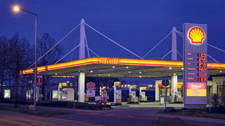 Shell - Tankstelle in Leipzig. Shell - Tankstelle in Leipzig. 20200316MIC0328 *** Shell petrol station in Leipzig Shell petrol station in Leipzig 20200316MIC0328 