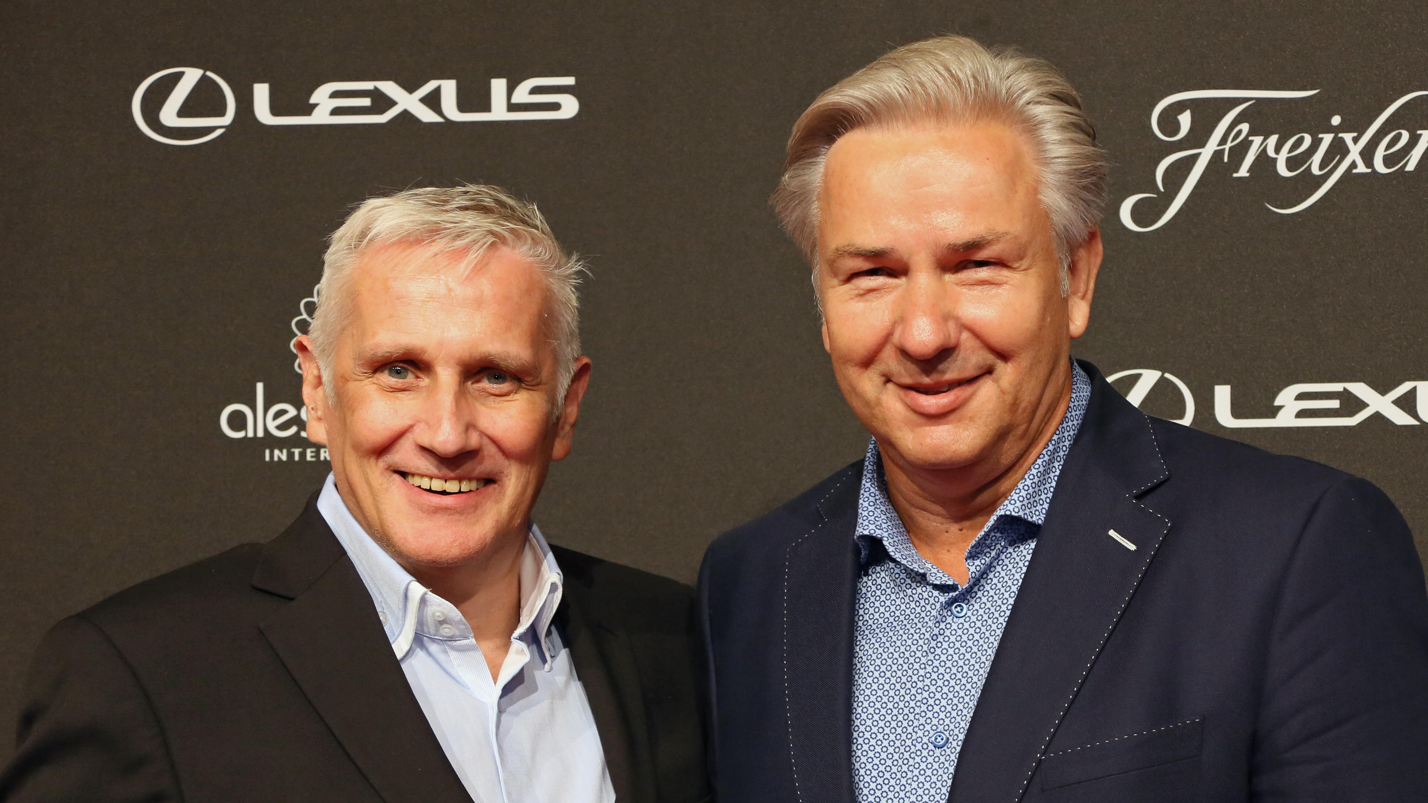 ARCHIV - 10.07.2015, Berlin: Der frühere Regierende Bürgermeister von Berlin, Klaus Wowereit (r), und sein Partner Jörn Kubicki kommen über den Roten Teppich zur Michalsky StyleNite im Rahmen der Fashion Week. Kubicki ist tot. Das bestätigte Wowereit