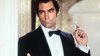 Der britische Schauspieler Timothy Dalton als James Bond in einer Szene seines zweiten Bond-Filmes "Lizenz zum Töten" im Jahr 1988.