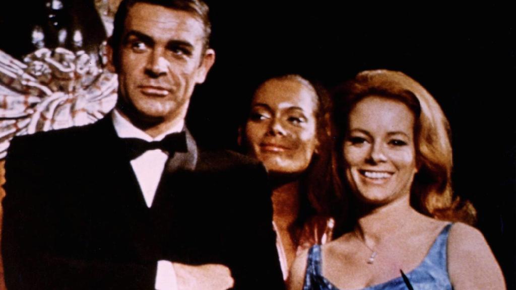 Für Luciana Paluzzi geht es nicht gut aus in Feuerball