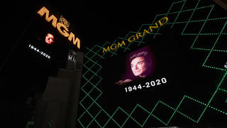 Das MGM Grand Hotel in Las Vegas gedenkt auf seinen riesigen Videotafeln seinem verstorbenem Star Roy Horn.