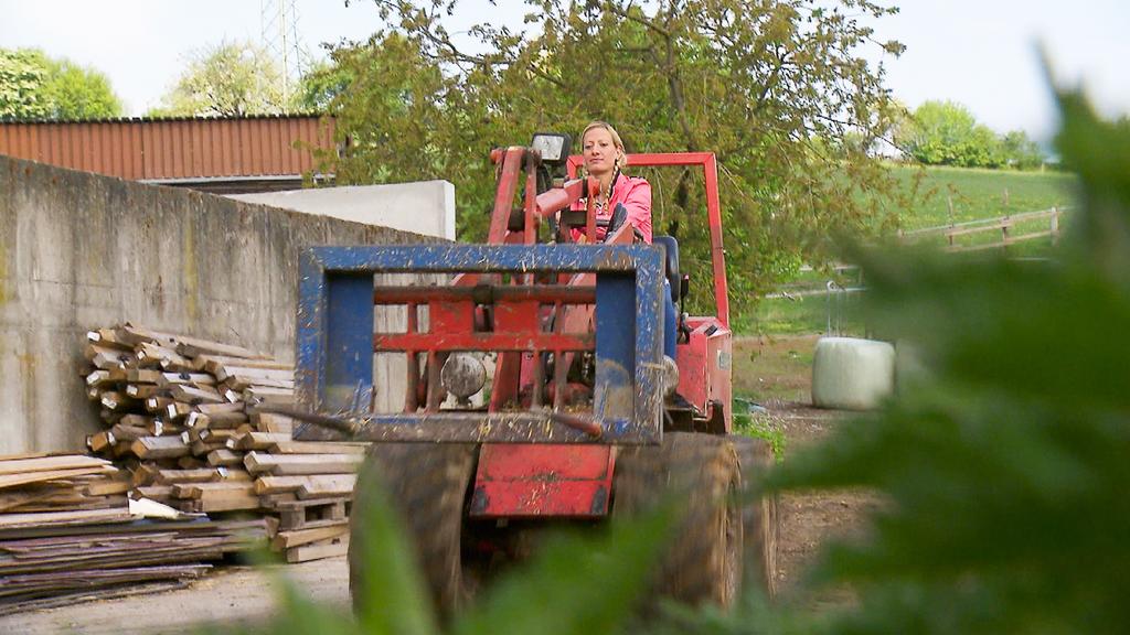 Bio-Bäuerin und Pferdewirtin Denise (31, Landkreis Höxter) +++ Die Verwendung des sendungsbezogenen Materials ist nur mit dem Hinweis und Verlinkung auf TVNOW gestattet. +++