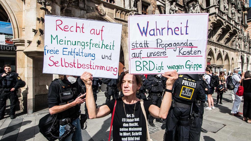May 9, 2020, Munich, Bavaria, Germany: Despite ongoing relaxing measures, a Querfront cross-front mixture of 3,000 conspiracy theorists, QAnon followers, left-extremists, right-extremists, and Widerstand2020 assembled for a third weekend in Munich