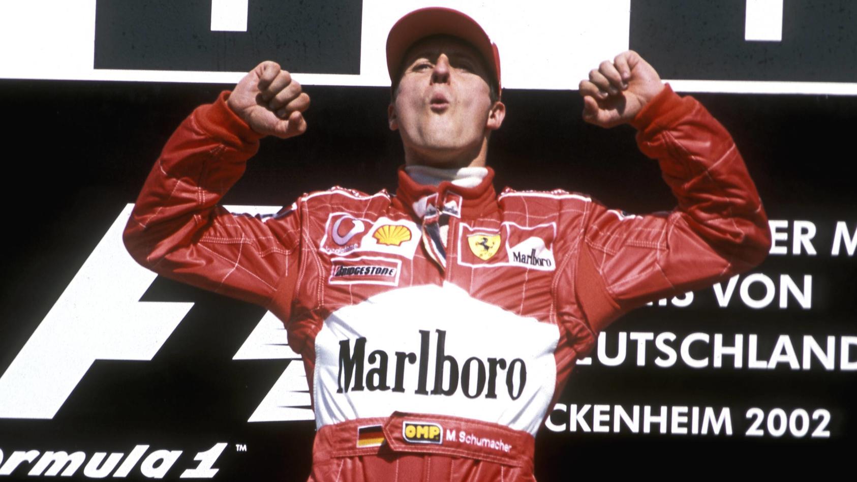  SCHUMACHER Michael Team F1 Scuderia Ferrari bei der Siegeehrung FIA Formel 1 Grosser Preis von Deutschland 2002 am 28. Juli 2002 in Hockenheim PUBLICATIONxINxGERxSUIxAUTxHUNxSWExNORxDENxFINxONLY