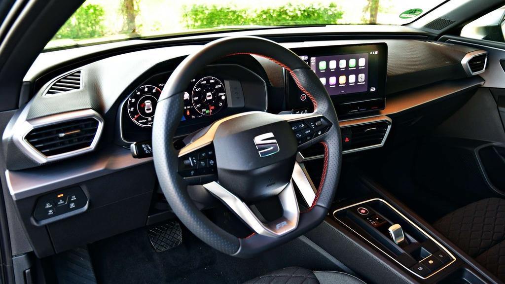Das multimediale Cockpit vom Seat Leon