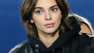 Kendall Jenner and friends sit on the field in VIP Suites at Ravens vs Rams NFL game on Monday night at Los Angeles Memorial Coliseum with a hand full of stars on November 25, 2019.Pictured: Kendall JennerRef: SPL5131764 251119 NON-EXCLUSIVEPicture by: Jevone Moore / SplashNews.comSplash News and PicturesLos Angeles: 310-821-2666New York: 212-619-2666London: +44 (0)20 7644 7656Berlin: +49 175 3764 166photodesk@splashnews.comWorld Rights, 