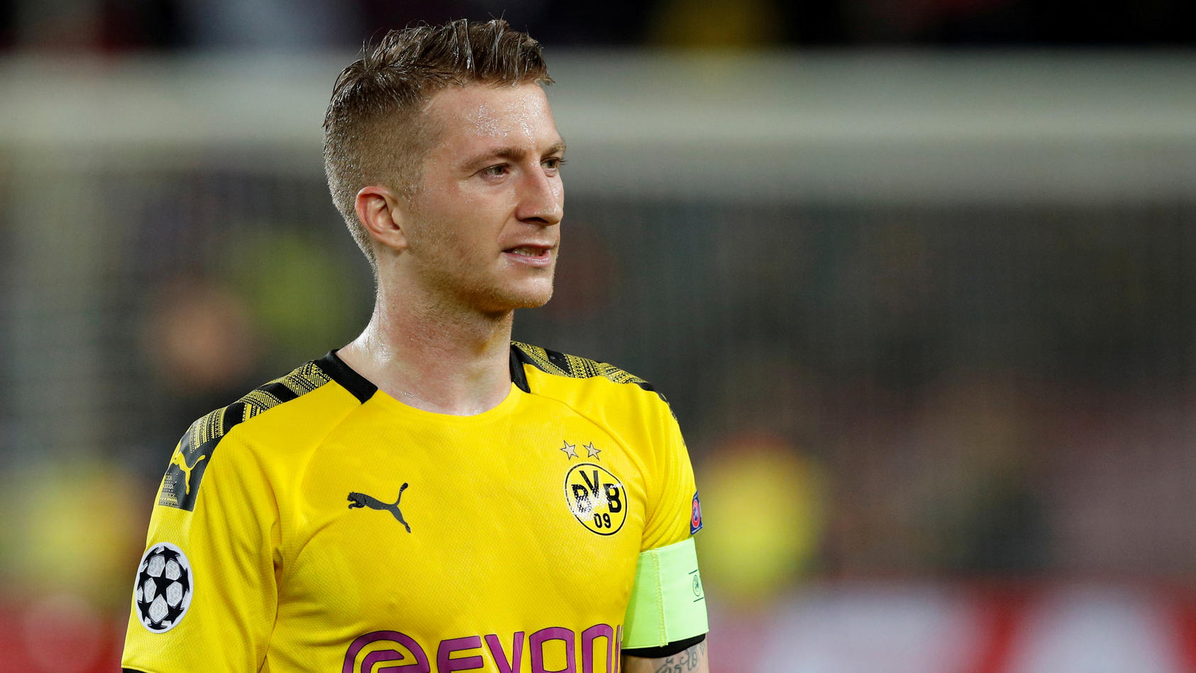 Bericht Bvb Kapitan Marco Reus Droht Saison Aus