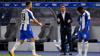BERLIN, GERMANY - MAY 22: Bruno Labbadia, head coach of Hertha Berlin reacts during the Bundesliga match between Hertha BSC and 1. FC Union Berlin at Olympiastadion on May 22, 2020 in Berlin, Germany. The Bundesliga and Second Bundesliga is the first professional league to resume the season after the nationwide lockdown due to the ongoing Coronavirus (COVID-19) pandemic. All matches until the end of the season will be played behind closed doors.  (Photo by Stuart Franklin/Getty Images)