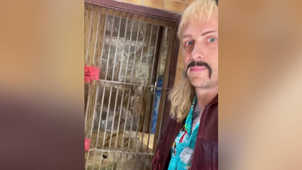 Olli Pocher als Joe Exotic im Tierpark
