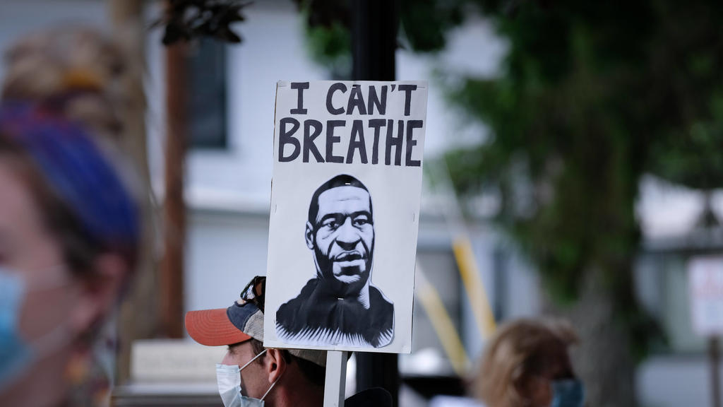 May 31, 2020, Milford, Pennsylvania, United States: George Floyd, I can t breath placard during a vigil for George Floyd held in Pennsylvania..White police officer, Derek Chauvin, knelt on George Floyd s neck leading to his death during an arrest in