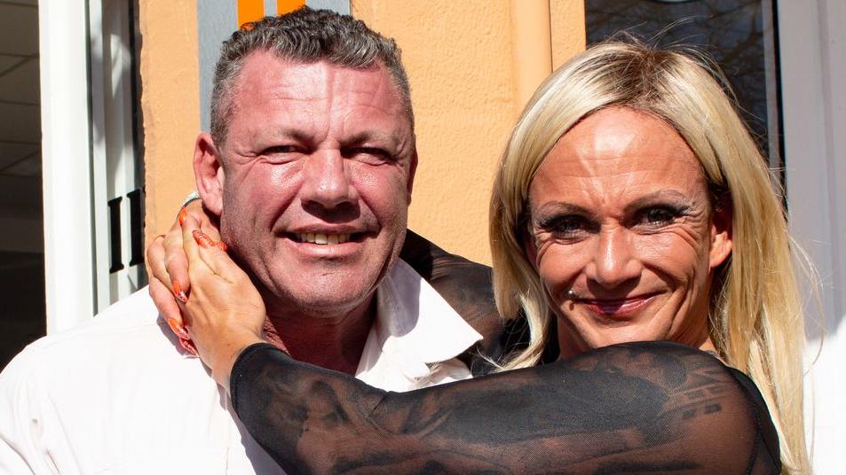 Andreas und Caro Robens werden seit über sechs Jahren vom „Goodbye Deutschland“-Team begleitet – mit kleiner Unterbrechung.