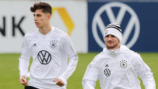 DORTMUND, GERMANY - OCTOBER 11: Kai Havertz, Timo Werner and Niklas Suele of Germany warm up during a training session at Training Ground Brackel on October 11, 2019 in Dortmund, Germany. Germany will play against Estonia the UEFA Euro 2020 qualifier match on October 13, 2019 in Tallinn, Estonia. (Photo by Christof Koepsel/Bongarts/Getty Images)