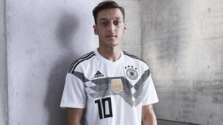  Adidas präsentiert neues Trikot für die Mannschaft - Mesut Özil This media asset is free for editorial broadcast, print, online and radio use. It is restricted for use for other purposes