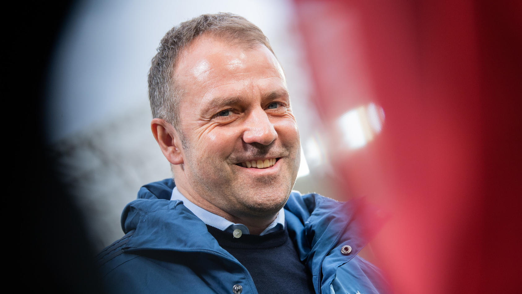 ARCHIV - 29.02.2020, Baden-Württemberg, Sinsheim: Fußball: Bundesliga, 24. Spieltag, 1899 Hoffenheim - Bayern München, PreZero Arena. Münchens Trainer Hans-Dieter Flick steht vor dem Spiel im Stadion. (zu dpa "Meistertitel klares Bayern-Ziel - Flick: