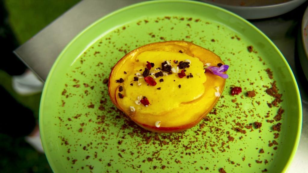 Die Nachspeise: Mit Käsekuchen gefüllte Mango